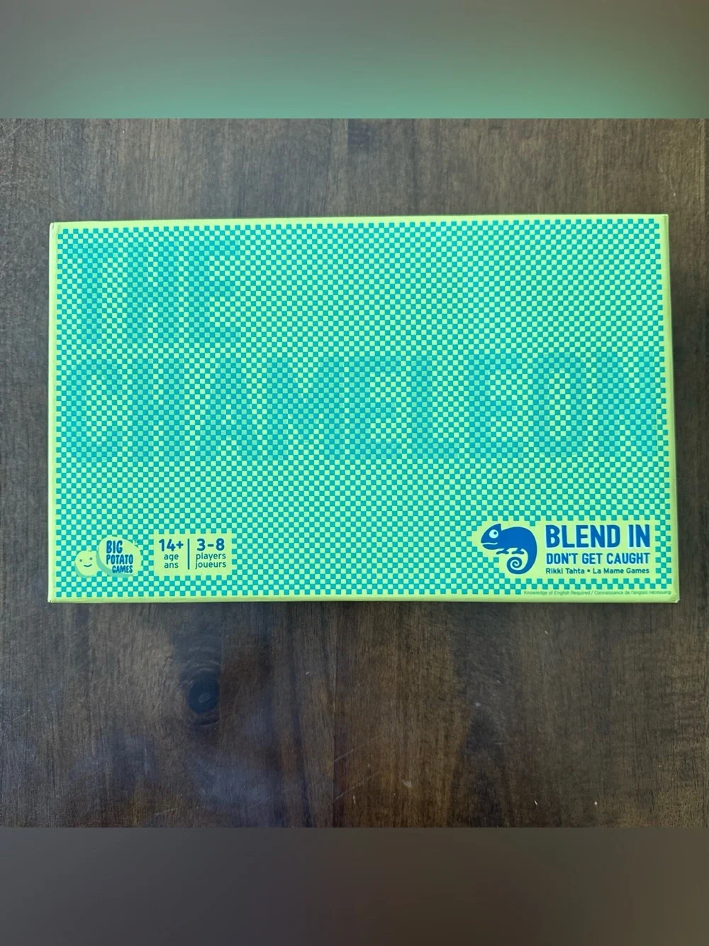 The Chameleon Board Game super-social whodunit game 3-8 players 14+ ages